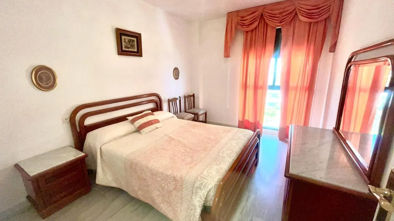 Primera Linea Playa , Front Line Beach توريمولينوس